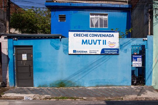 Fachada de casa à venda com 5 quartos, 147m² em Campanário, Diadema