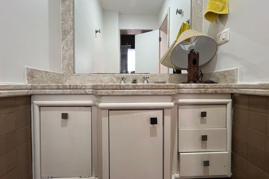 Banheiro da Suíte 2 de apartamento à venda com 4 quartos, 237m² em Sumaré, São Paulo