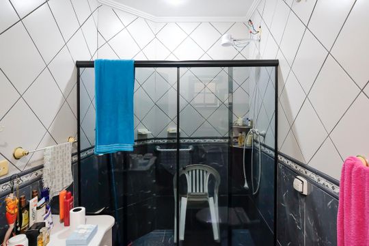 Banheiro da suíte 1 de casa à venda com 3 quartos, 304m² em Santa Maria, São Caetano do Sul
