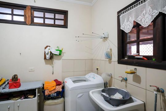 Área de serviço de casa à venda com 3 quartos, 304m² em Santa Maria, São Caetano do Sul