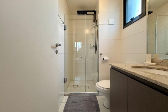 Banheiro de kitnet/studio à venda com 0 quarto, 25m² em Campo Belo, São Paulo