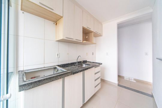 Cozinha  de apartamento para alugar com 2 quartos, 52m² em Parque São Vicente, Mauá