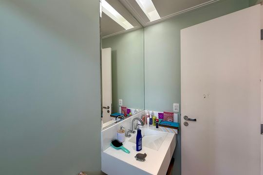 Banheiro Suíte 2 de apartamento para alugar com 2 quartos, 85m² em Cidade Monções, São Paulo