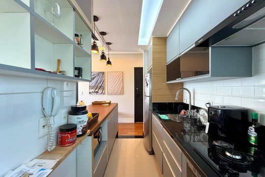 Cozinha de apartamento para alugar com 2 quartos, 85m² em Cidade Monções, São Paulo