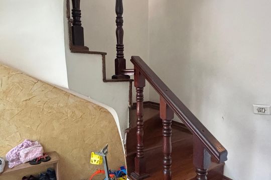 Escada de casa à venda com 3 quartos, 250m² em Parque das Nações, Santo André