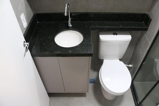 Banheiro de apartamento para alugar com 2 quartos, 37m² em Água Branca, São Paulo