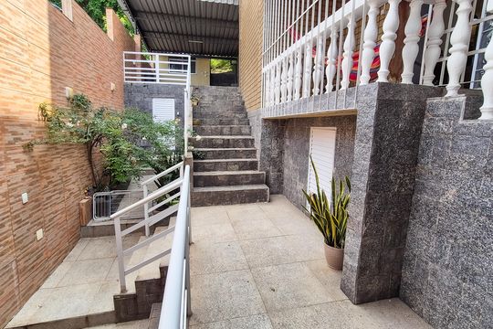 Área comum de casa à venda com 4 quartos, 420m² em Vista Alegre, Rio de Janeiro
