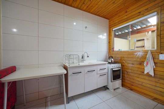 Cozinha de casa para alugar com 2 quartos, 60m² em São João do Rio Vermelho, Florianópolis