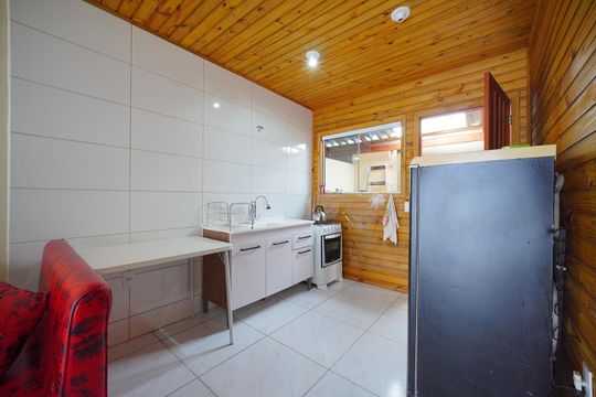 Cozinha de casa para alugar com 2 quartos, 60m² em São João do Rio Vermelho, Florianópolis