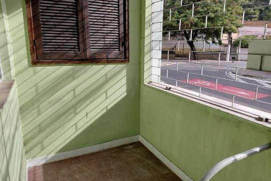 Casa à venda com 2 quartos, 80m² em São Domingos, Niterói
