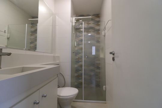 Banheiro de apartamento para alugar com 2 quartos, 36m² em Jurubatuba, São Paulo