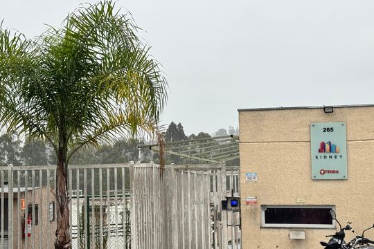Fachada  de apartamento para alugar com 1 quarto, 30m² em Jardim Petrópolis, Cotia