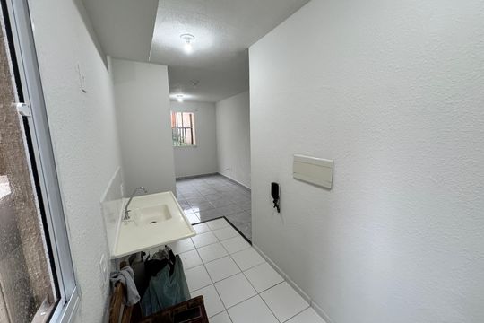 Cozinha de apartamento para alugar com 1 quarto, 30m² em Jardim Petrópolis, Cotia