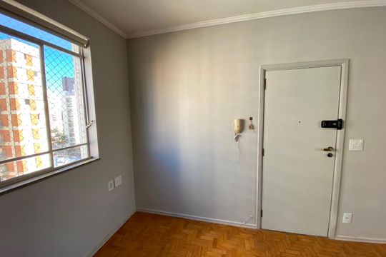 Apartamento à venda com 2 quartos, 77m² em Cambuí, Campinas