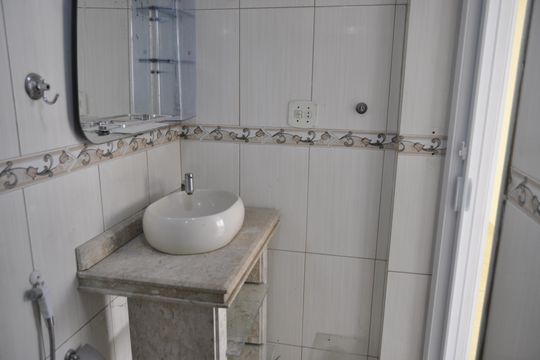 Banheiro social  de apartamento para alugar com 2 quartos, 46m² em Lins de Vasconcelos, Rio de Janeiro