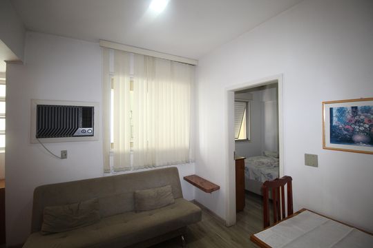 Sala de apartamento para alugar com 1 quarto, 40m² em Centro Histórico, Porto Alegre