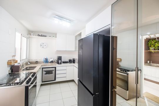 Cozinha de apartamento para alugar com 3 quartos, 196m² em Empresarial 18 do Forte, Barueri