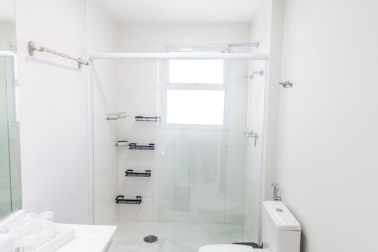 Banheiro da Suíte de apartamento para alugar com 3 quartos, 196m² em Empresarial 18 do Forte, Barueri