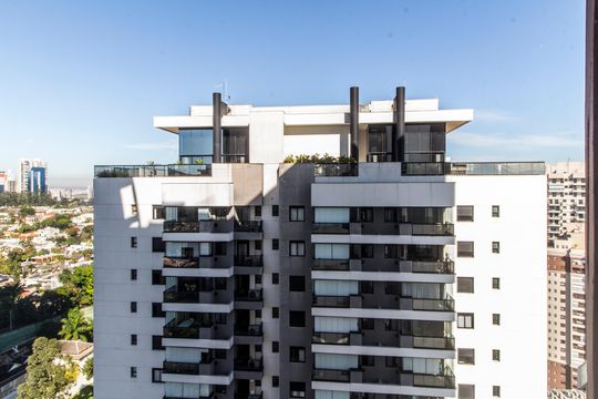 Vista da Suíte de apartamento para alugar com 3 quartos, 196m² em Empresarial 18 do Forte, Barueri