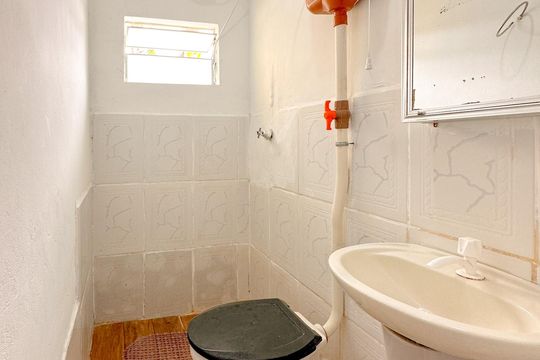 Banheiro de kitnet/studio para alugar com 1 quarto, 30m² em Ingleses do Rio Vermelho, Florianópolis