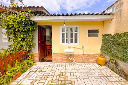 Jardim de kitnet/studio para alugar com 1 quarto, 30m² em Ingleses do Rio Vermelho, Florianópolis