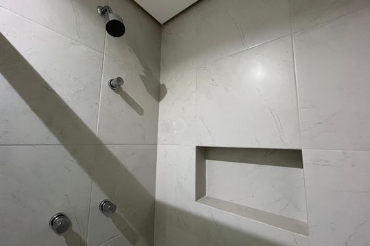 Banheiro de apartamento à venda com 3 quartos, 73m² em Vila Andrade, São Paulo