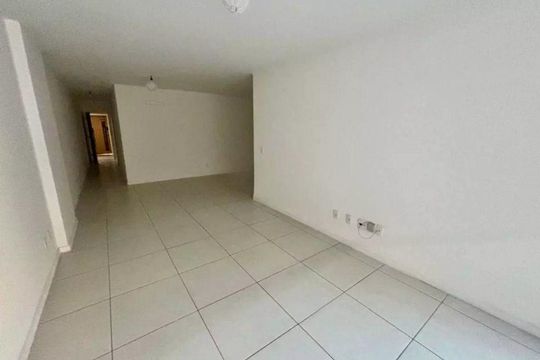 Apartamento à venda com 4 quartos, 260m² em Piratininga, Niterói