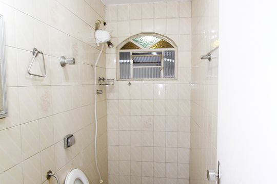 Banheiro Social 2 de casa à venda com 5 quartos, 250m² em Alto dos Pinheiros, Belo Horizonte