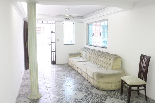 Sala de casa à venda com 3 quartos, 160m² em Nova Gerti, São Caetano do Sul