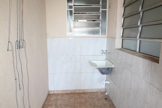 Área de Serviço de casa para alugar com 2 quartos, 80m² em Bosque dos Eucaliptos, São José dos Campos