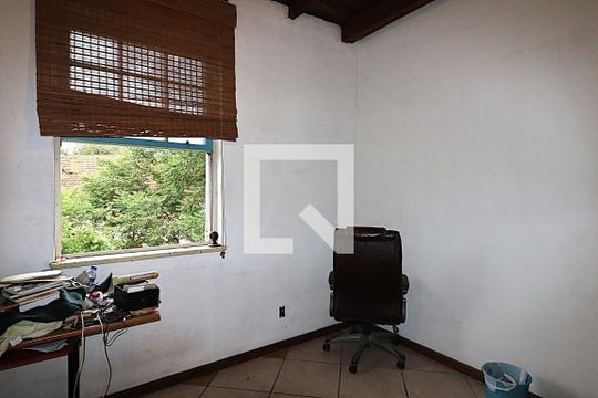 Apartamento à venda com 3 quartos, 108m² em Passo da Areia, Porto Alegre