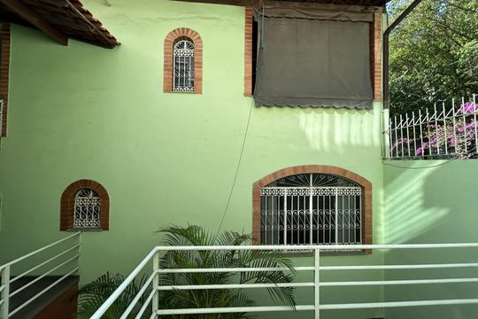 Fachada de casa de condomínio para alugar com 3 quartos, 239m² em Vila Valqueire, Rio de Janeiro