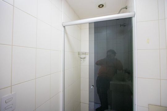 Banheiro social de apartamento para alugar com 2 quartos, 56m² em Campestre, Santo André