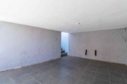Garagem de casa à venda com 2 quartos, 314m² em Jardim Nordeste, São Paulo