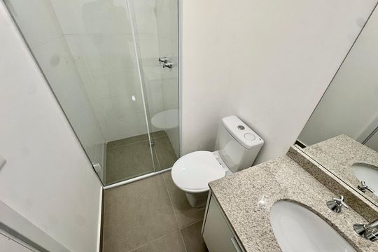 Banheiro de kitnet/studio à venda com 1 quarto, 35m² em Jardim das Acácias, São Paulo
