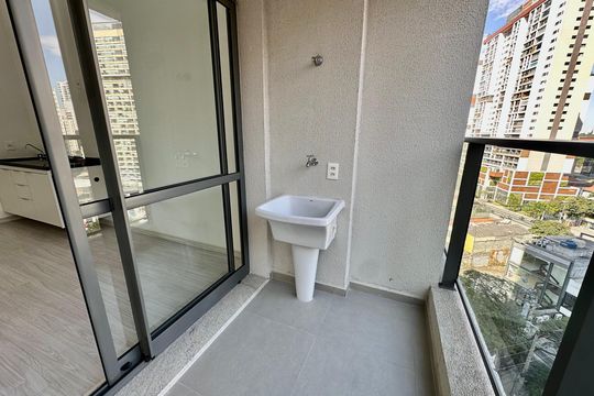Varanda de kitnet/studio à venda com 1 quarto, 35m² em Jardim das Acácias, São Paulo