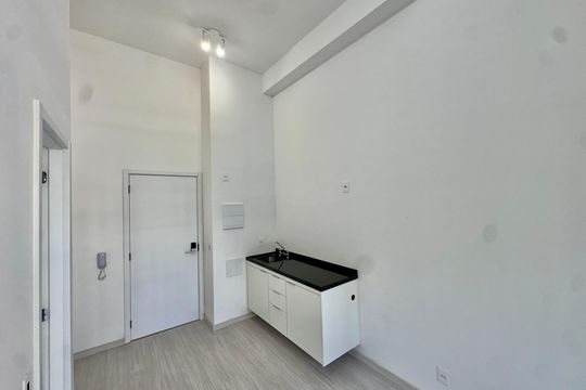 Kitnet/Studio à venda com 1 quarto, 35m² em Jardim das Acácias, São Paulo