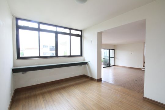 Apartamento para alugar com 3 quartos, 260m² em Real Parque, São Paulo