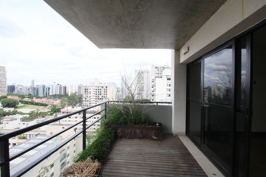 Apartamento para alugar com 3 quartos, 260m² em Real Parque, São Paulo