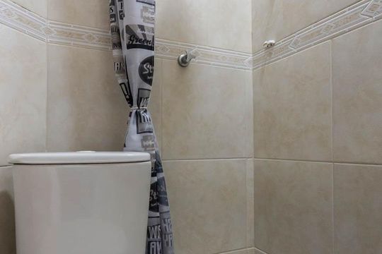 Banheiro Social de kitnet/studio para alugar com 1 quarto, 22m² em Tijuca, Rio de Janeiro