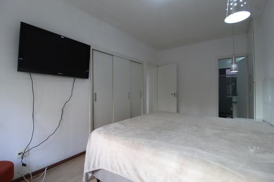 Suíte de apartamento para alugar com 2 quartos, 108m² em Vila Nova Conceição, São Paulo