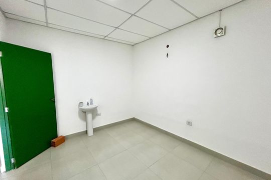 Quarto 3 de casa para alugar com 3 quartos, 440m² em Jardim Presidente Dutra, Guarulhos