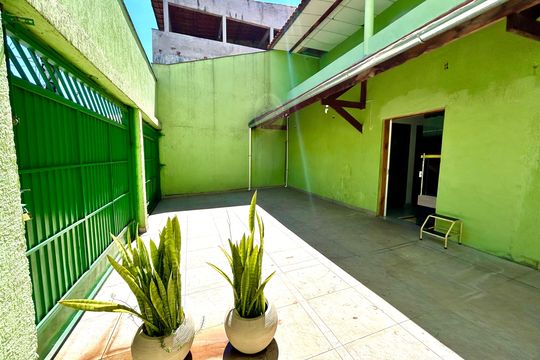 Garagem de casa para alugar com 3 quartos, 440m² em Jardim Presidente Dutra, Guarulhos