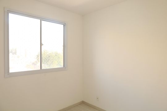 Quarto 2 de apartamento para alugar com 2 quartos, 41m² em Jardim Helian, São Paulo
