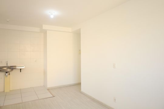 Sala de apartamento para alugar com 2 quartos, 41m² em Jardim Helian, São Paulo