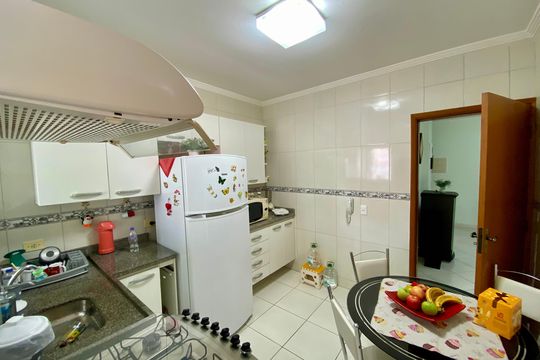 Cozinha de apartamento para alugar com 2 quartos, 100m² em Aviação, Praia Grande