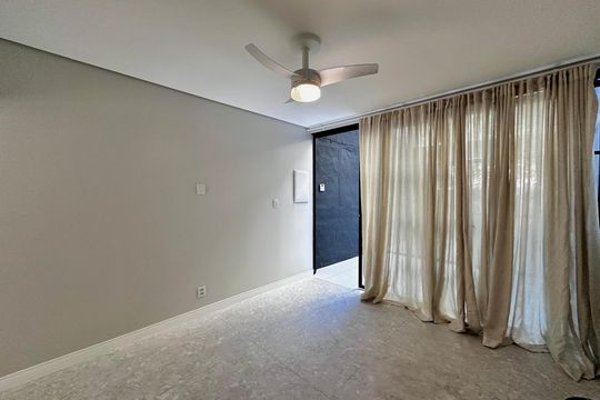 Sala de casa à venda com 2 quartos, 130m² em Campo Belo, São Paulo