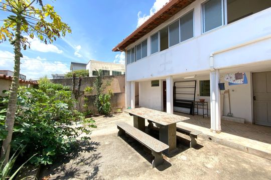 Quintal de casa à venda com 3 quartos, 344m² em Nova Vista, Belo Horizonte