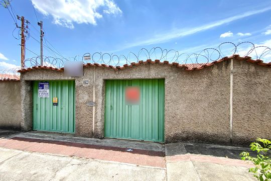 Fachada de casa à venda com 3 quartos, 344m² em Nova Vista, Belo Horizonte