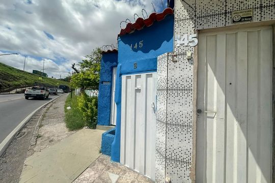 Fachada de casa para alugar com 1 quarto, 40m² em Incofindência, Belo Horizonte